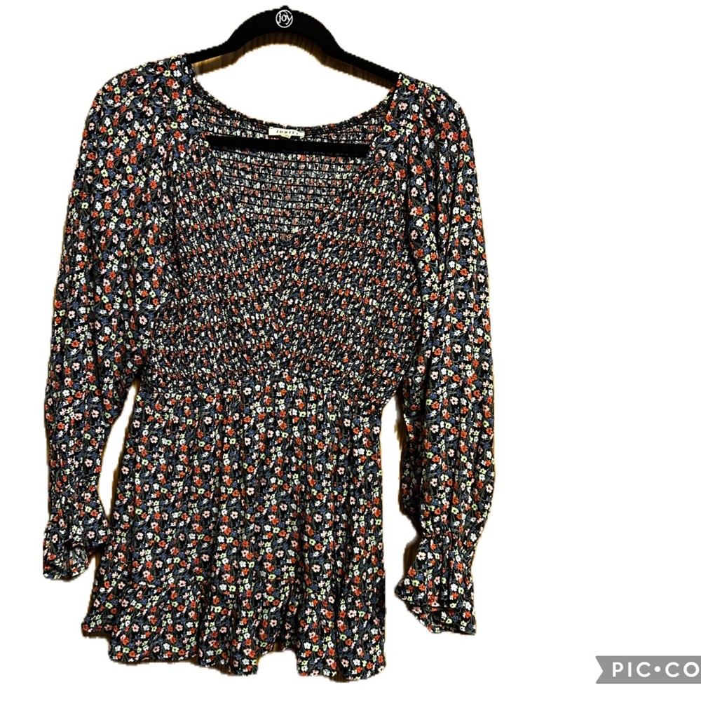 Jodifl Small Navy Floral Smocked Women's Top
